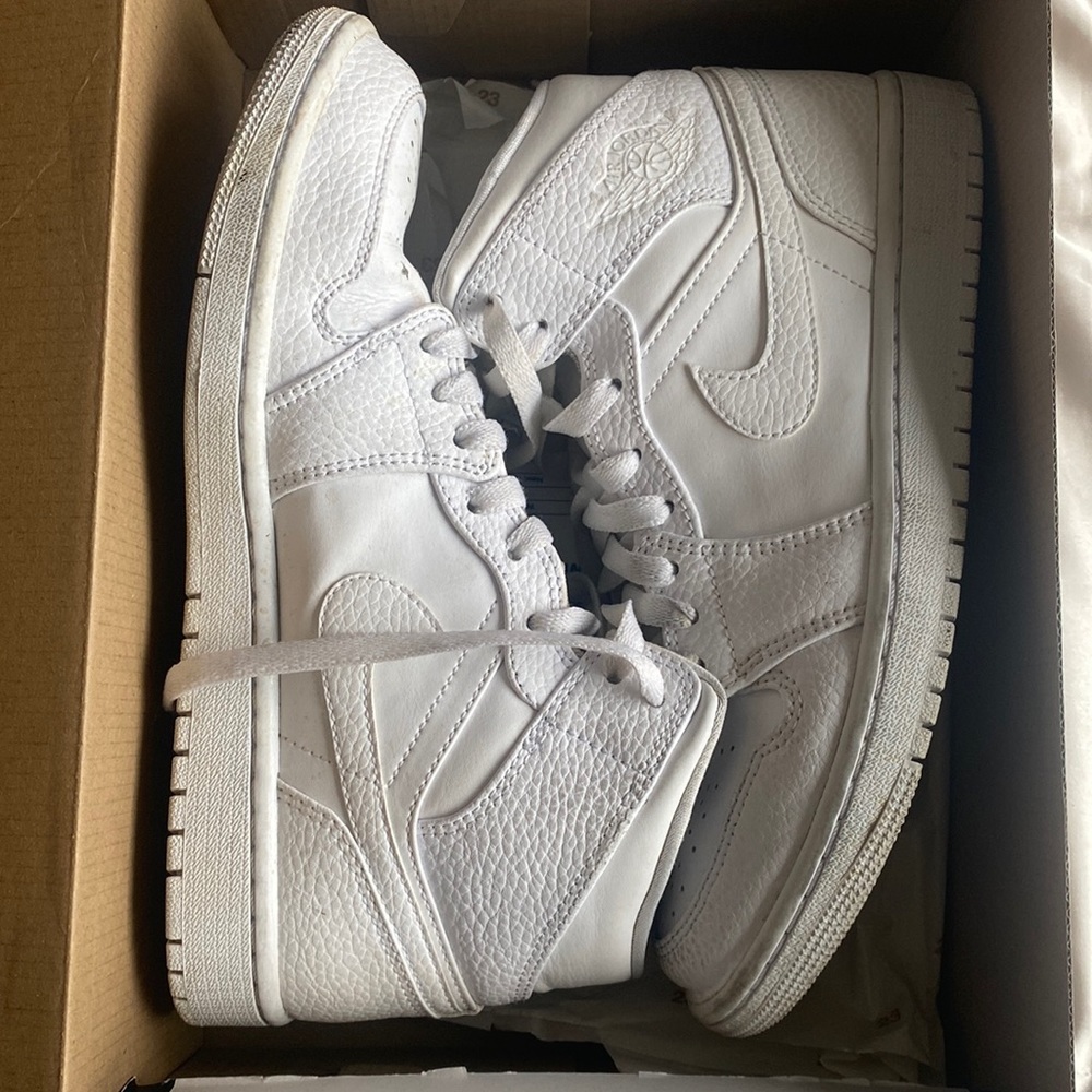 Nike Jordan 1 Mid Triple White 2.0